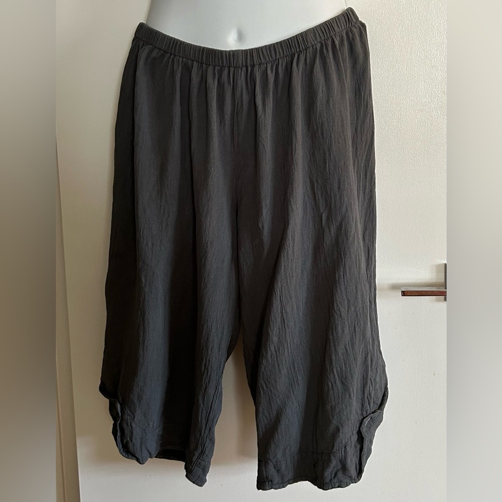 Oh My Gauze 3 XXL Capri Pants Beth Gray